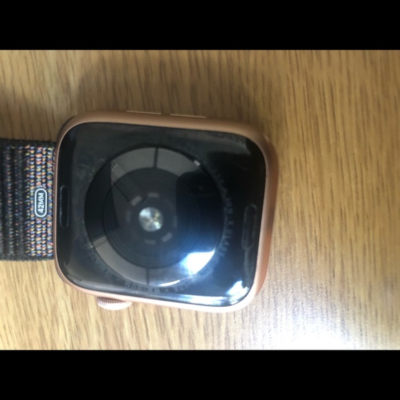 Apple Watch Series 4 Cellular 44mm - Picture 3 of 5